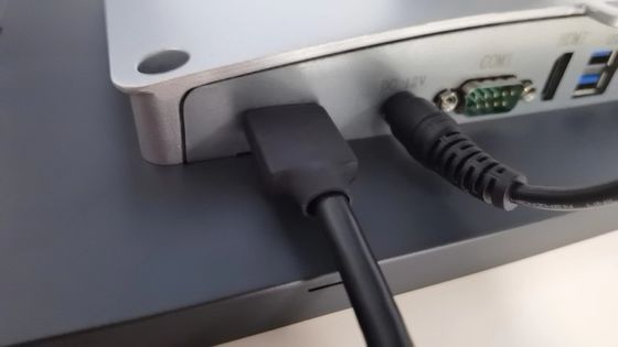 Sistema POS HoReCa a touchscreen capacitivo con alloggiamento in lega di alluminio leggero